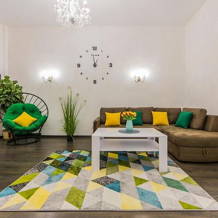 2К Квартира Поруч Із Майданом Незалежності Kiev Buitenkant foto