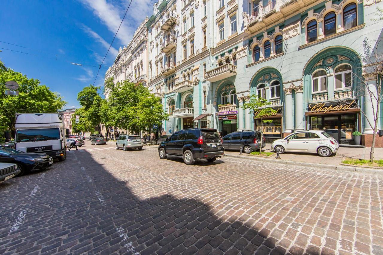 2К Квартира Поруч Із Майданом Незалежності Kiev Buitenkant foto