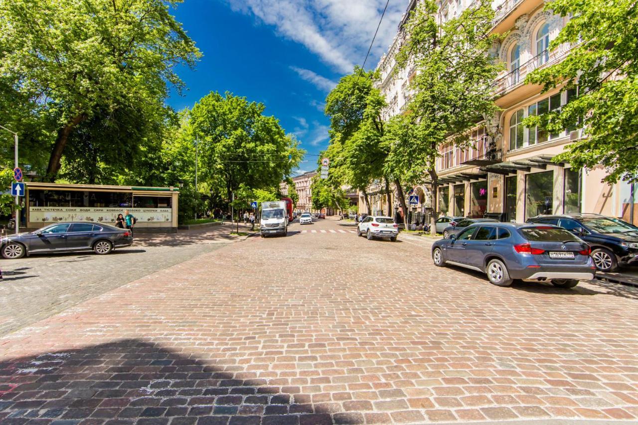 2К Квартира Поруч Із Майданом Незалежності Kiev Buitenkant foto
