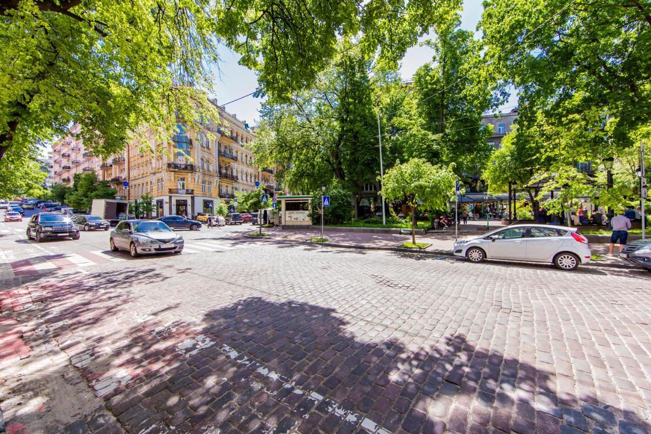 2К Квартира Поруч Із Майданом Незалежності Kiev Buitenkant foto